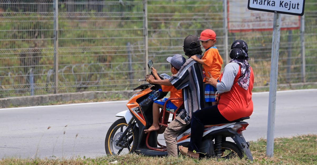 découvrez notre sélection de scooters 125 d'occasion, alliant performance et économie. trouvez le modèle idéal pour vos trajets quotidiens et profitez d'une conduite agréable en ville ou à la campagne. explorez dès maintenant nos offres variées et bénéficiez d'un excellent rapport qualité-prix.