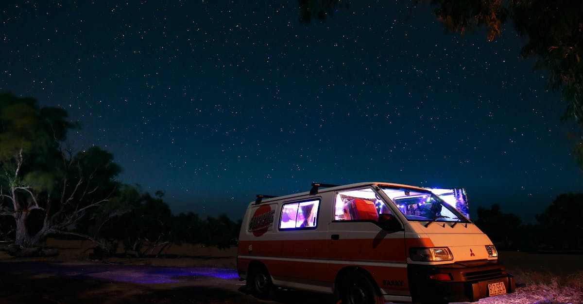 découvrez la liberté de voyager en campervan ! explorez des paysages époustouflants et profitez d'aventures inoubliables sur les routes. idéal pour les amoureux de la nature et les aventuriers à la recherche d'un mode de vie nomade.