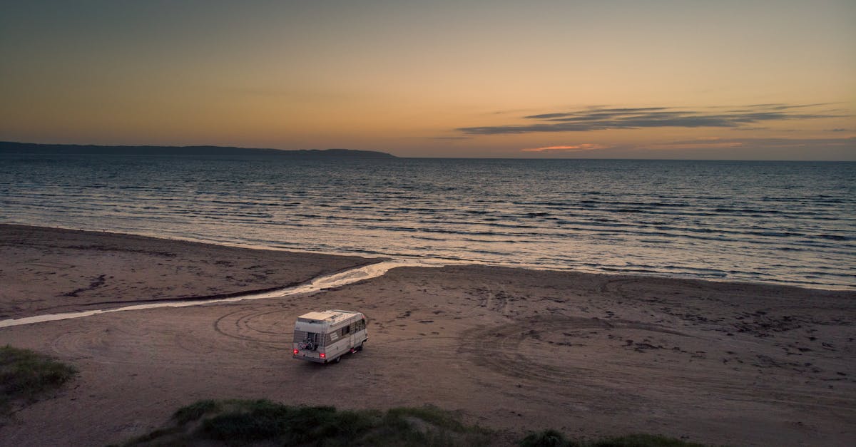 découvrez l'univers des motorhomes : des véhicules idéaux pour vos escapades sur la route. profitez de la liberté et du confort grâce à nos conseils, astuces et revue des meilleurs modèles pour une expérience de voyage inoubliable.