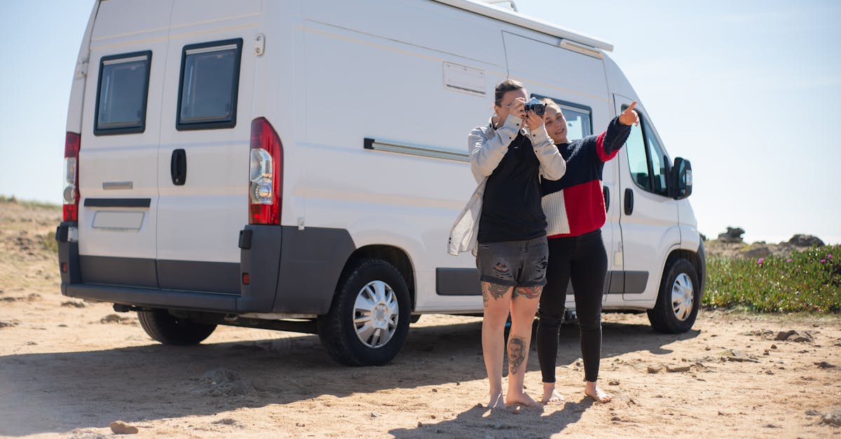 découvrez le confort et la liberté des voyages en camping-car avec notre sélection de motorhomes adaptés à toutes vos aventures. profitez d'une expérience de voyage unique en pleine nature, alliant mobilité et confort moderne.