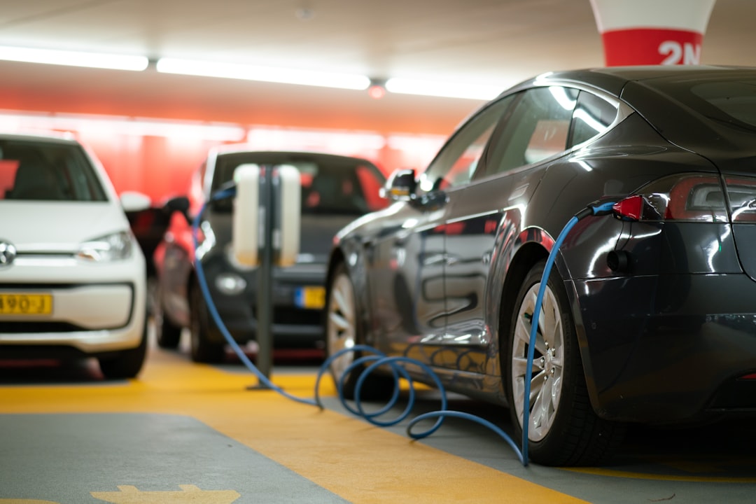 découvrez les avantages des véhicules électriques : une alternative écologique pour réduire votre empreinte carbone, bénéficier d'économies sur le carburant, et profiter d'une conduite silencieuse et innovante. explorez les dernières tendances et technologies des voitures électriques.